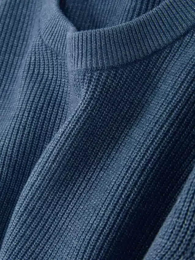 Gerippter Pulli mit Rundhalsausschnitt
