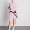 Geripptes, figurbetontes Mini-T-Shirt-Kleid