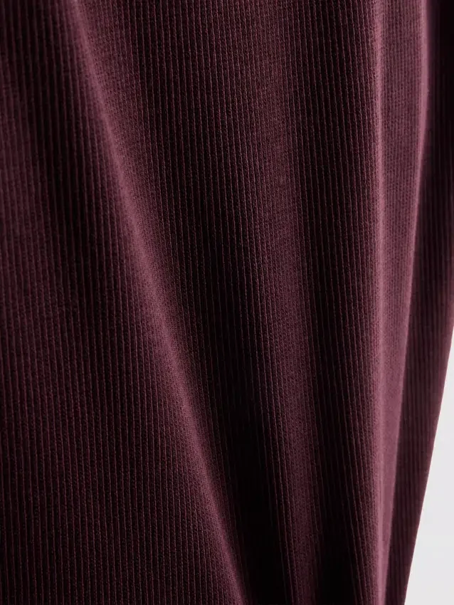 Geripptes Tanktop mit integriertem BH
