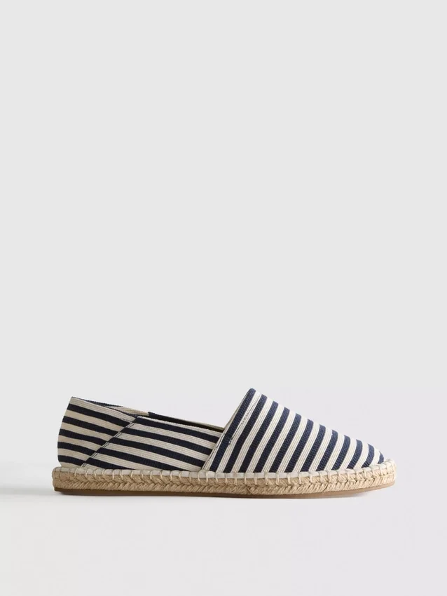 Gestreifte Espadrilles zum Hineinschlüpfen