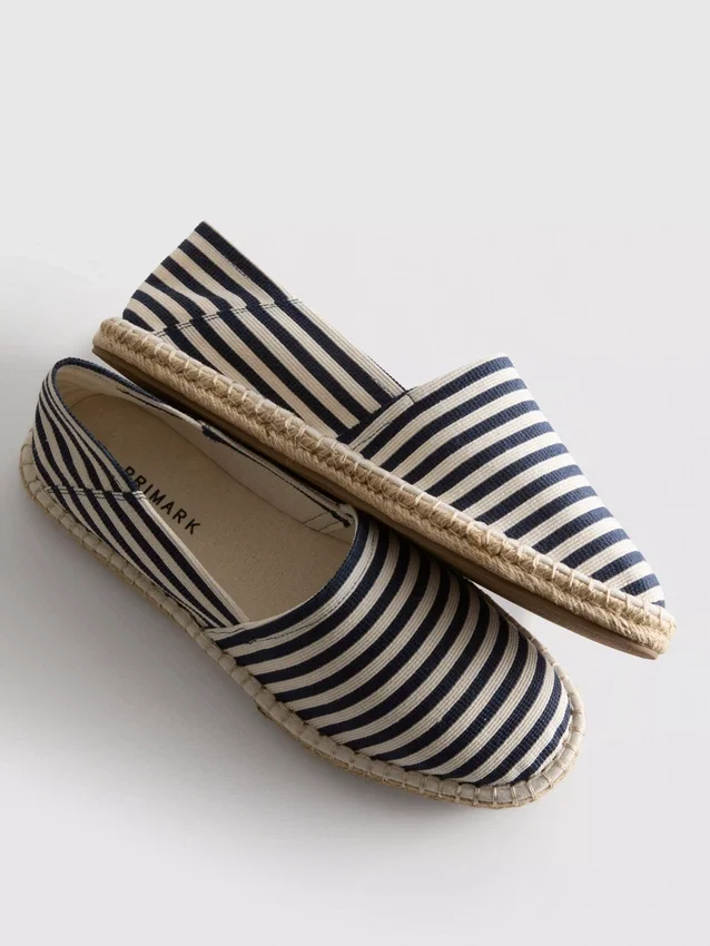 Gestreifte Espadrilles zum Hineinschlüpfen