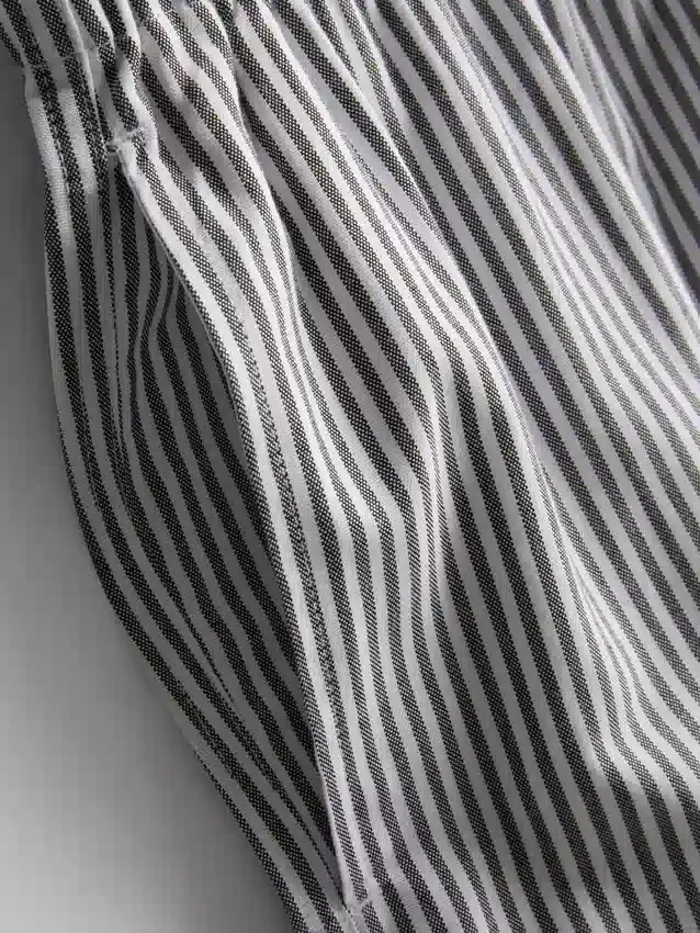 Gestreifte Oxford-Shorts mit hoher Taille