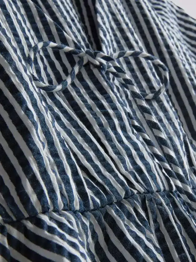 Gestreifte Seersucker-Bluse mit Puffärmeln von Paula Echevarría