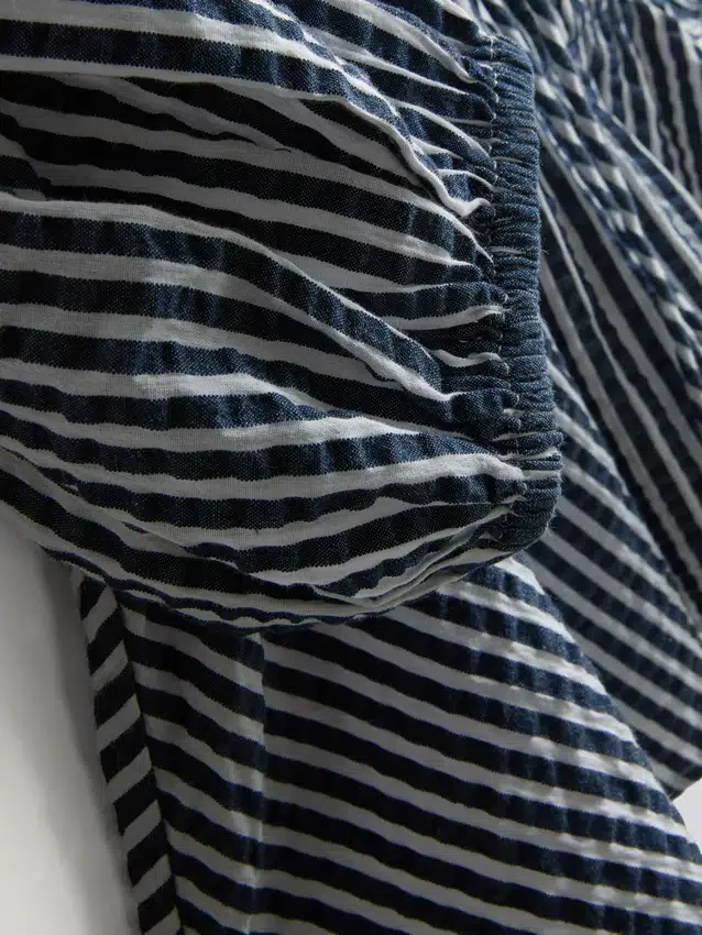 Gestreifte Seersucker-Bluse mit Puffärmeln von Paula Echevarría