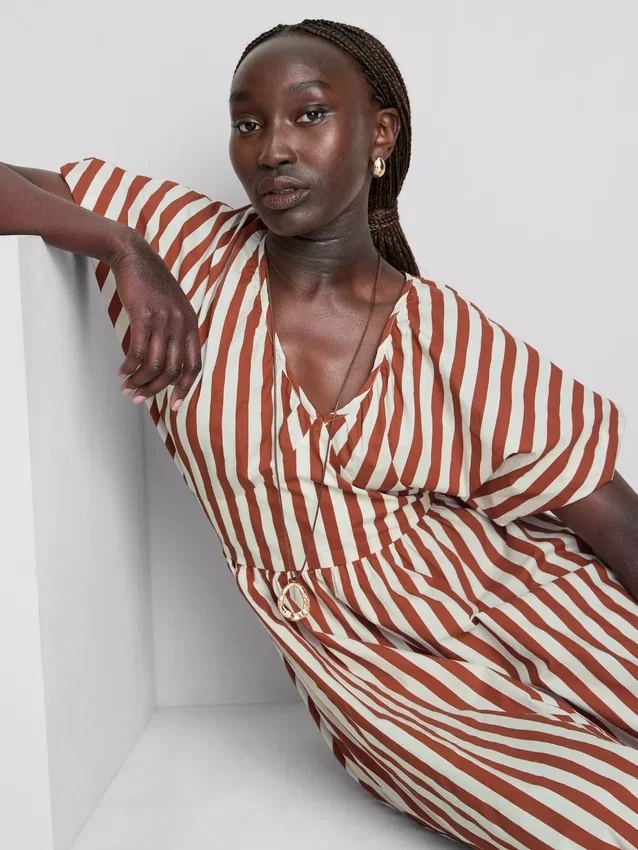 Gestreiftes Midaxi-Smockkleid aus Baumwolle
