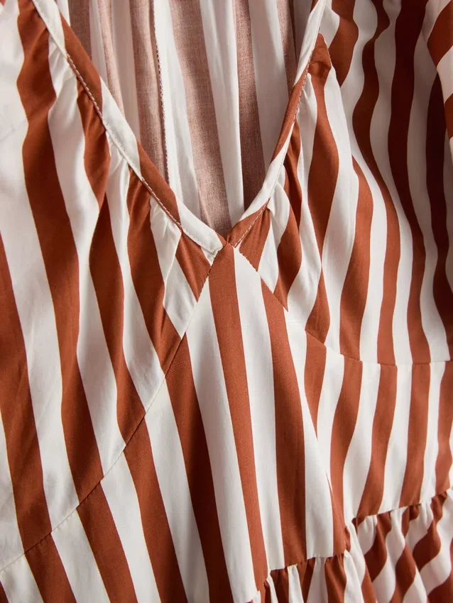 Gestreiftes Midaxi-Smockkleid aus Baumwolle