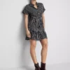 Gestreiftes Mini-Hemd-Kleid mit Stufenschnitt