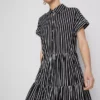 Gestreiftes Mini-Hemd-Kleid mit Stufenschnitt