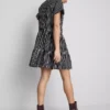 Gestreiftes Mini-Hemd-Kleid mit Stufenschnitt