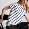 Gestreiftes T-Shirt mit Rundhalsausschnitt und kurzen Ärmeln