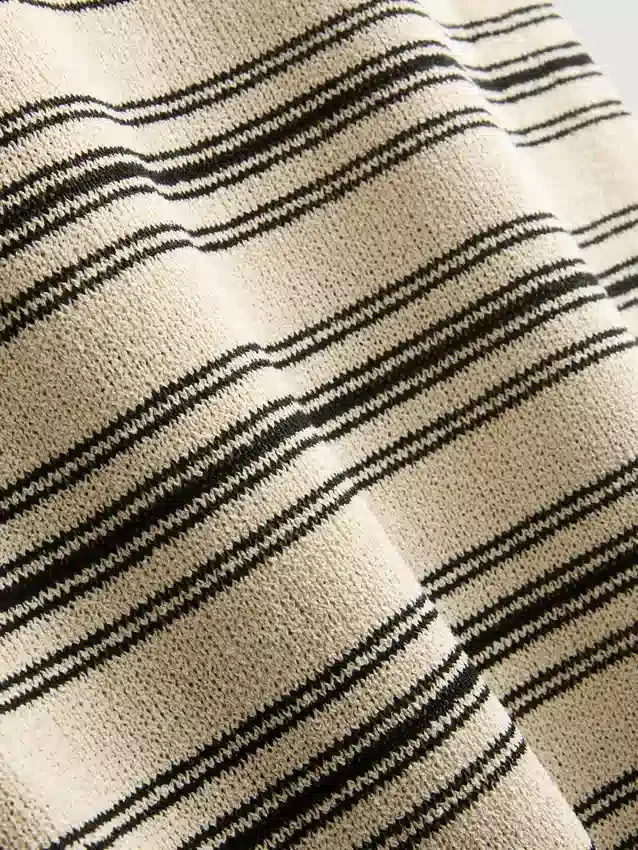 Gestricktes A-Linien-Minikleid