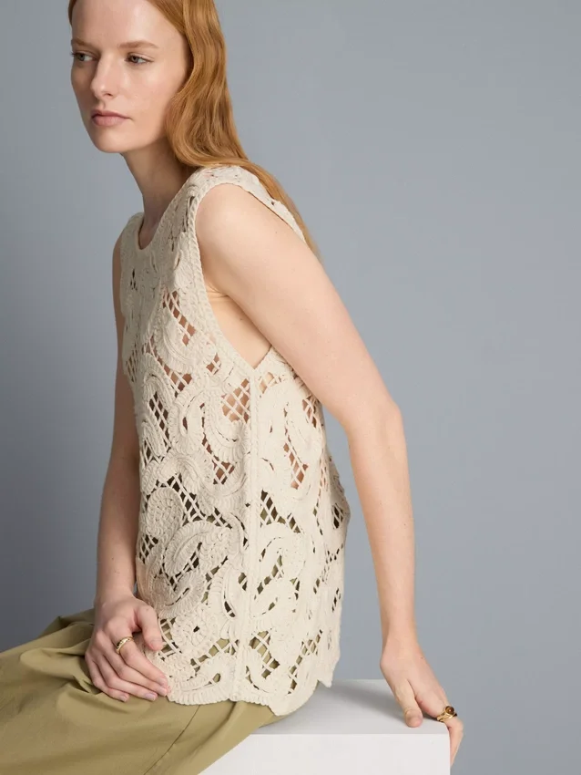 Gestricktes, asymmetrisches Häkel-Tanktop