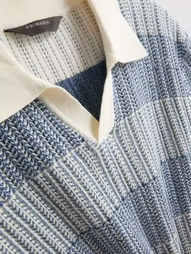 Gestricktes Polohemd mit strukturierten Streifen
