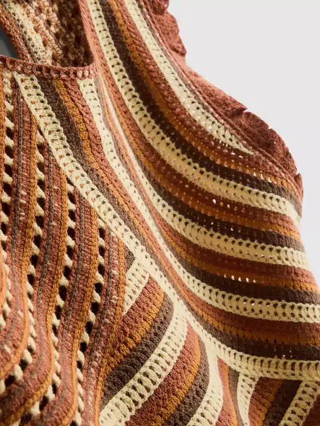 Gestricktes Tanktop mit geschwungenem Stich