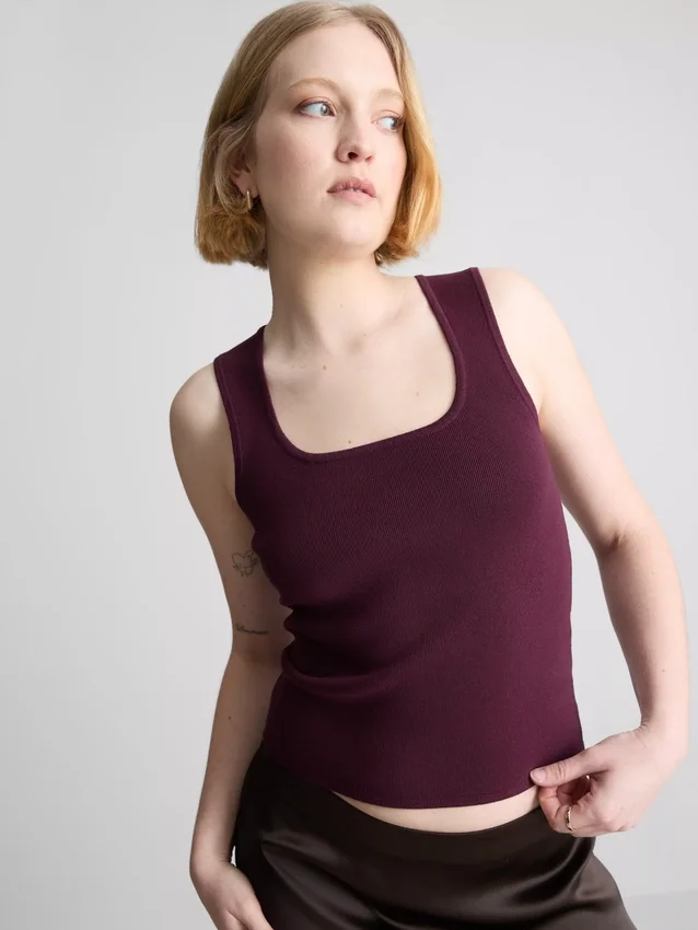 Gestricktes Tanktop mit quadratischem Ausschnitt