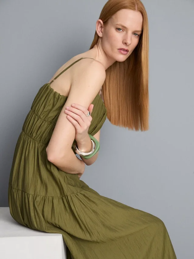Gestuftes Smock-Maxikleid