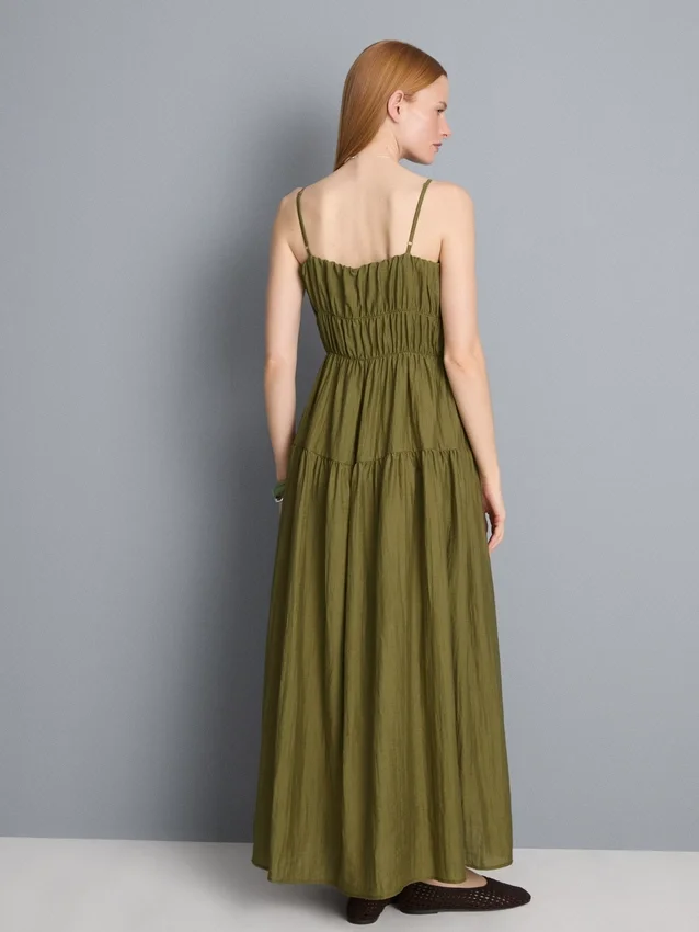 Gestuftes Smock-Maxikleid