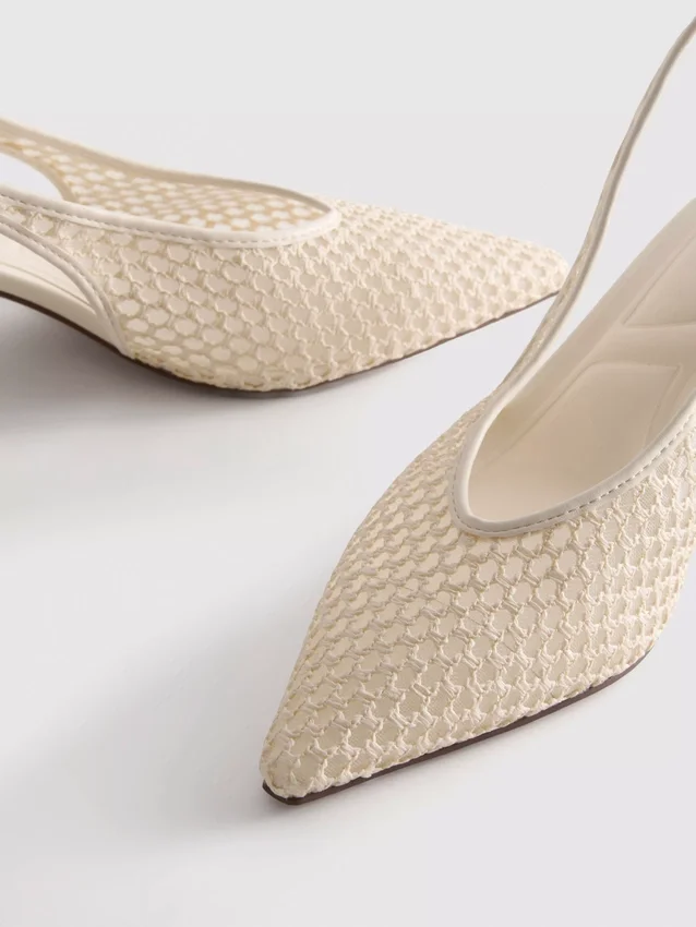 Gewebte Mesh-High Heels mit spitzer Zehenform