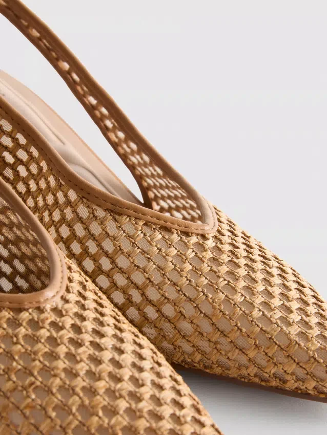 Gewebte Mesh-High Heels mit spitzer Zehenform
