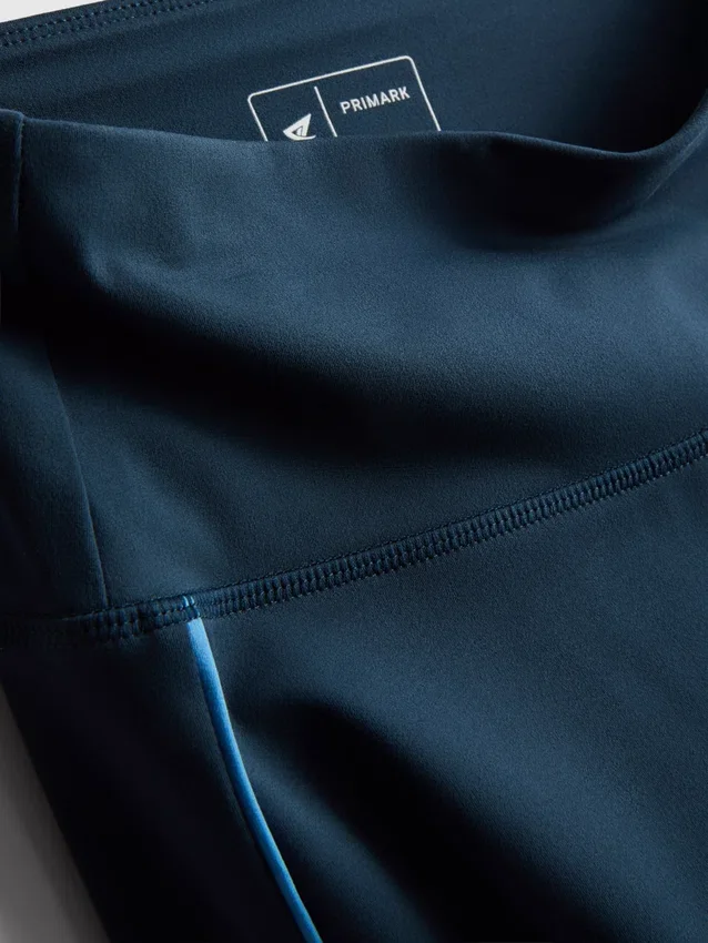Glatte, stützende Active-Leggings mit Pipe-Detail