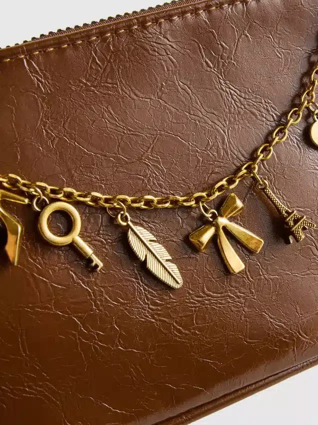 Handtasche mit Anhänger-Detail