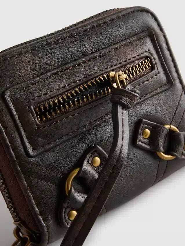 Handtasche mit Reissverschluss im Used-Look