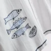 Hemd mit gesticktem Fischmotiv am Reverskragen