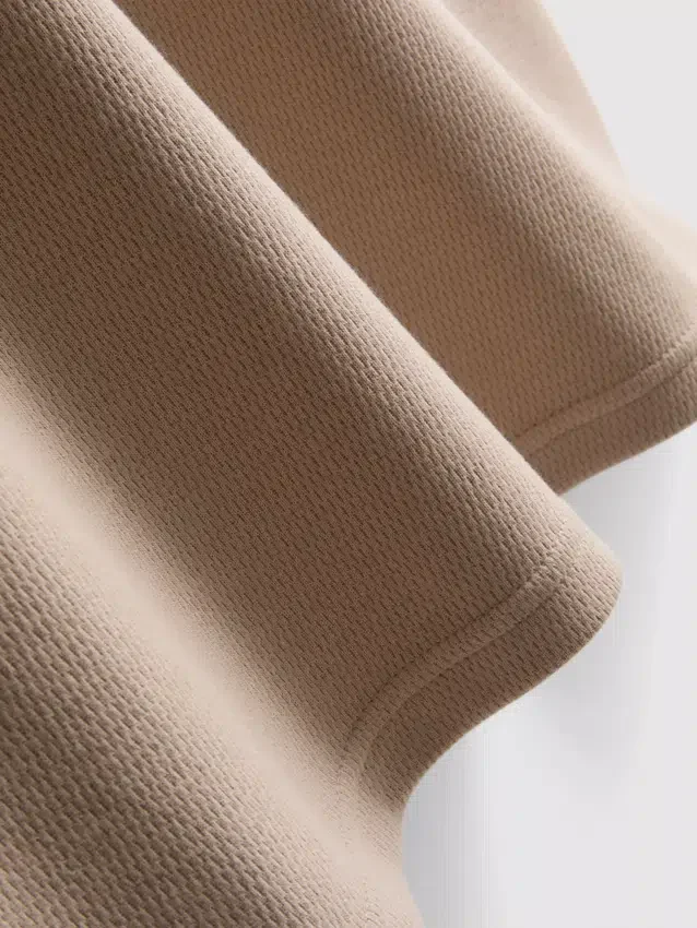 Henley-Hemd mit Struktur