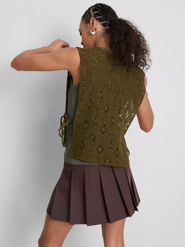 Häkel-Tanktop mit seitlichen Bändern