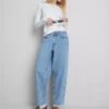 Hoch taillierte, konisch zulaufende Jeans aus Baumwoll-Denim