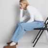 Hoch taillierte, konisch zulaufende Jeans aus Baumwoll-Denim