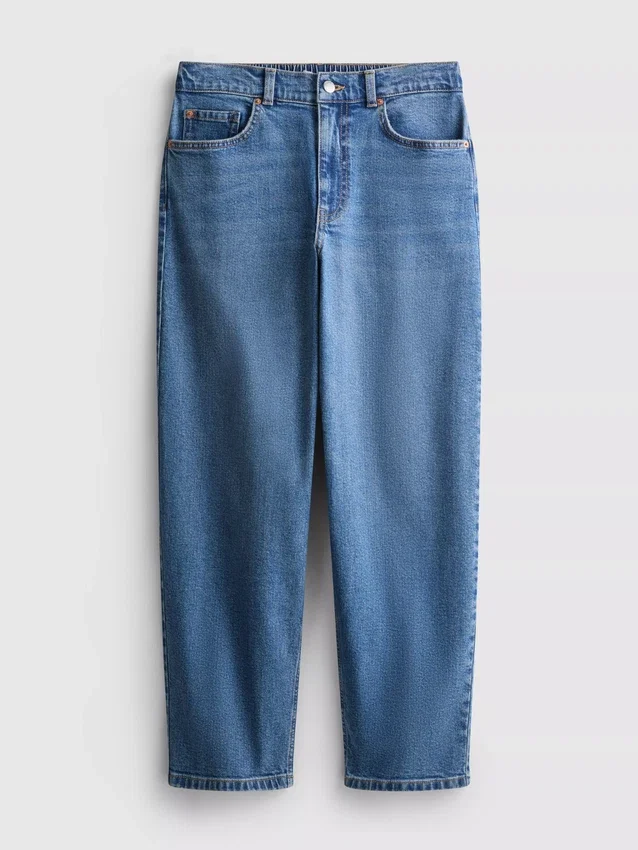 Hoch taillierte, konisch zulaufende Jeans aus Baumwoll-Denim