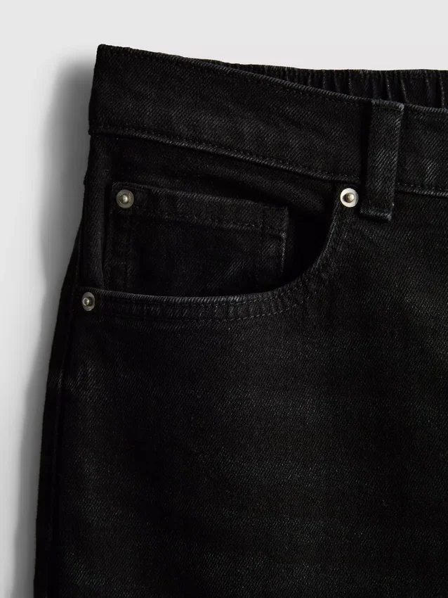Hoch taillierte, konisch zulaufende Jeans aus Baumwoll-Denim