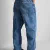 Hoch taillierte, locker sitzende Jeans