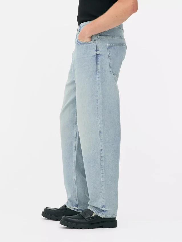Hoch taillierte, locker sitzende Jeans