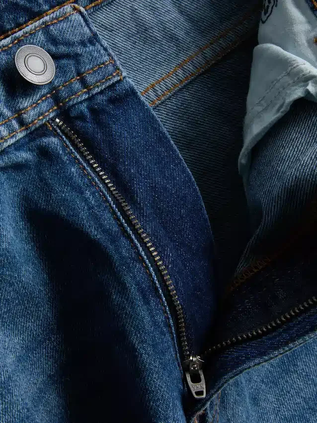 Hoch taillierte, locker sitzende Jeans
