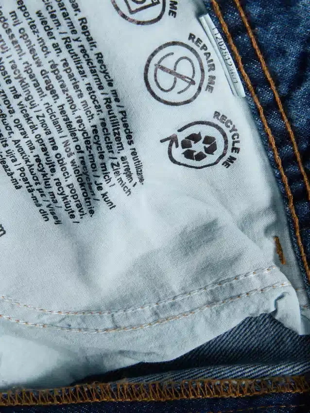 Hoch taillierte, locker sitzende Jeans