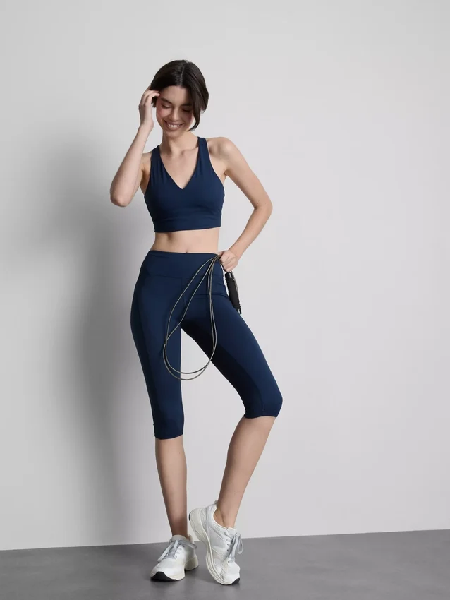 Hochgeschnittene, glatte Active-Capri-Leggings mit Stützfunktion