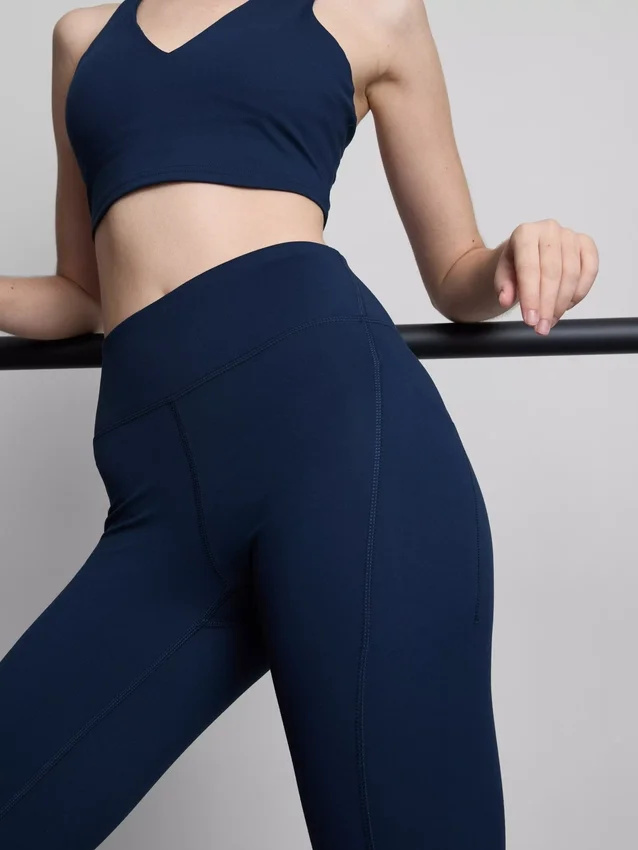 Hochgeschnittene, glatte Active-Capri-Leggings mit Stützfunktion