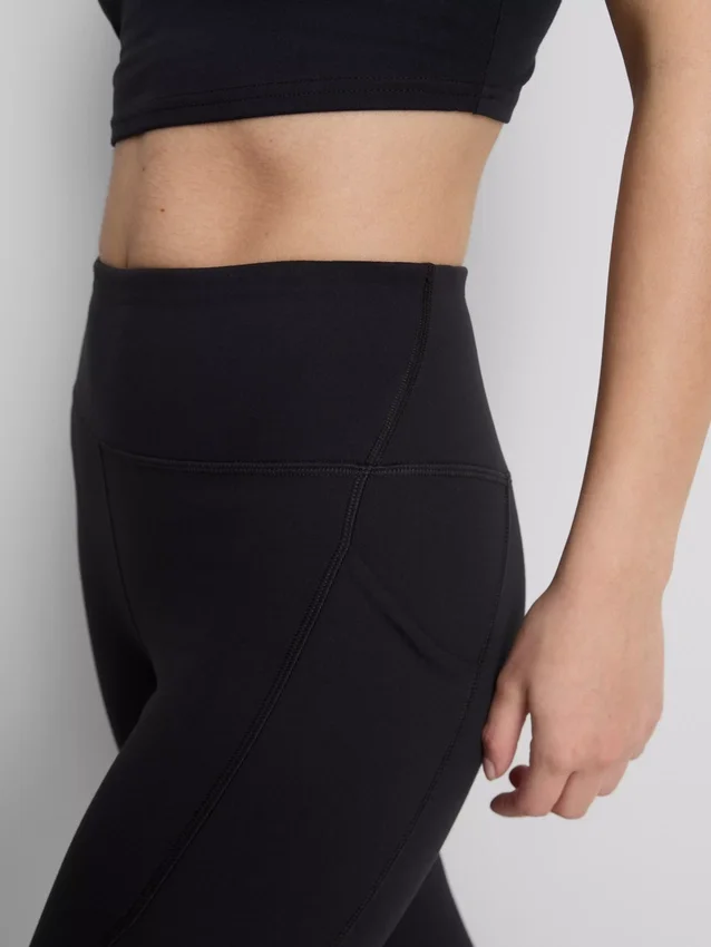 Hochgeschnittene, glatte Active-Leggings mit Stützfunktion
