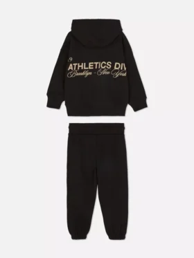 Hoodie- und Jogginghosen-Set der Athletics-Kollektion