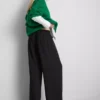 Hose mit elastischem Bund und weitem Bein