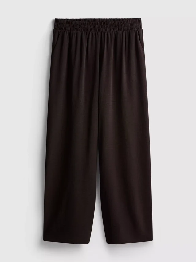 Hose mit elastischem Bund und weitem Bein