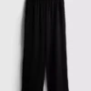 Hose mit elastischem Bund und weitem Bein