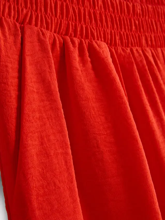 Hose mit elastischem Bund und weitem Bein