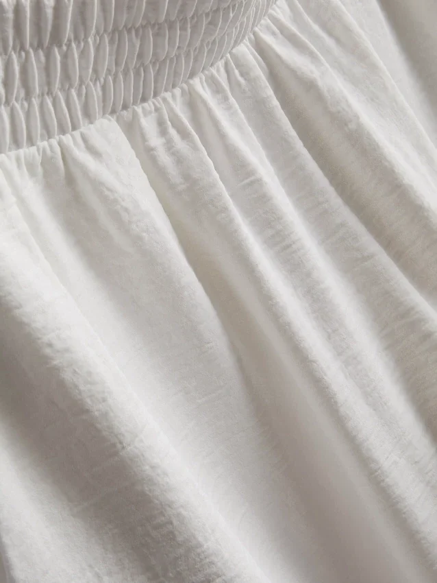 Hose mit elastischem Bund und weitem Bein