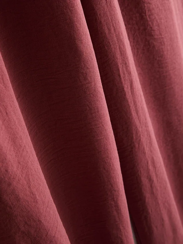 Hose mit elastischem Bund und weitem Bein