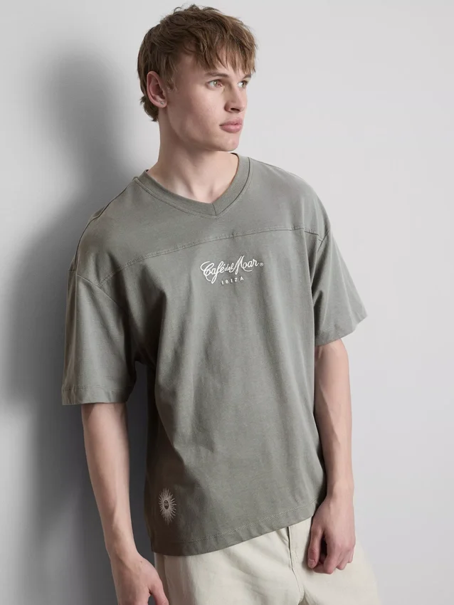 Ibiza T-Shirt mit V-Ausschnitt