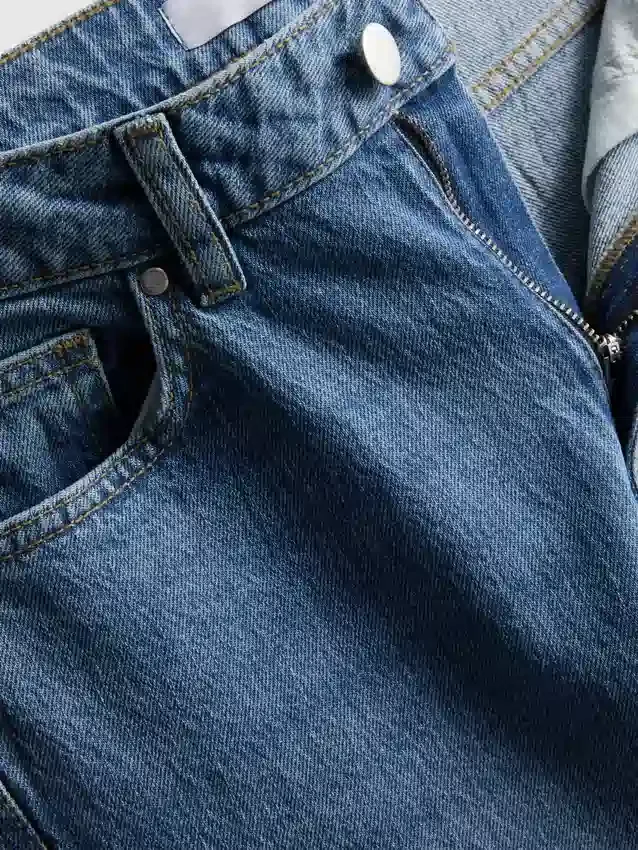 Jeans aus Baumwoll-Denim mit konisch zulaufendem, geradem Bein