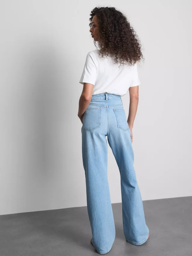 Jeans mit hoher Taille und geradem Bein